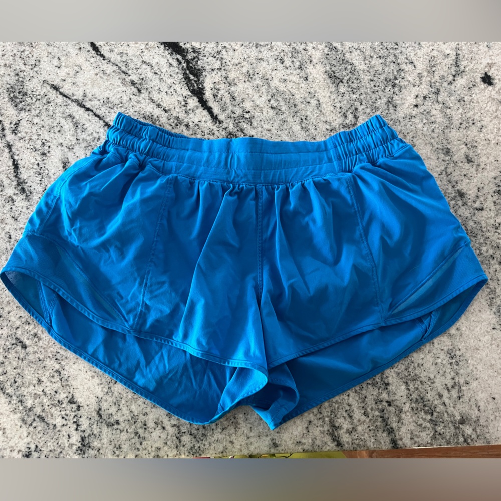Lululemon POOL SIDE 2.5 Hottie Hots - Picture 2 of 3